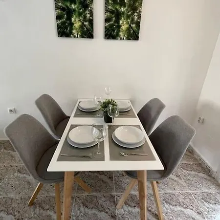Martin House With Private Pool Tatil Evi